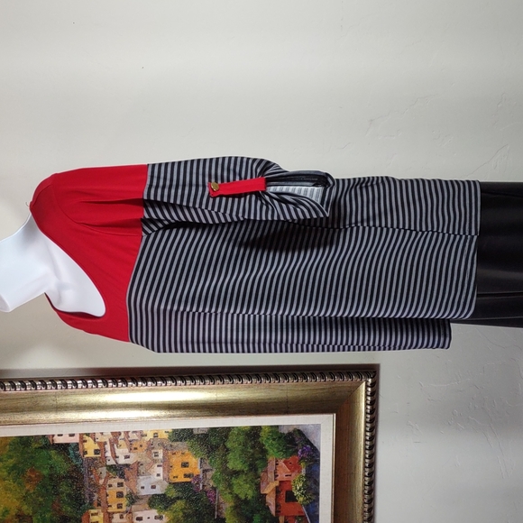 Espresso Stretch Knit Tee - Picture 2 of 4